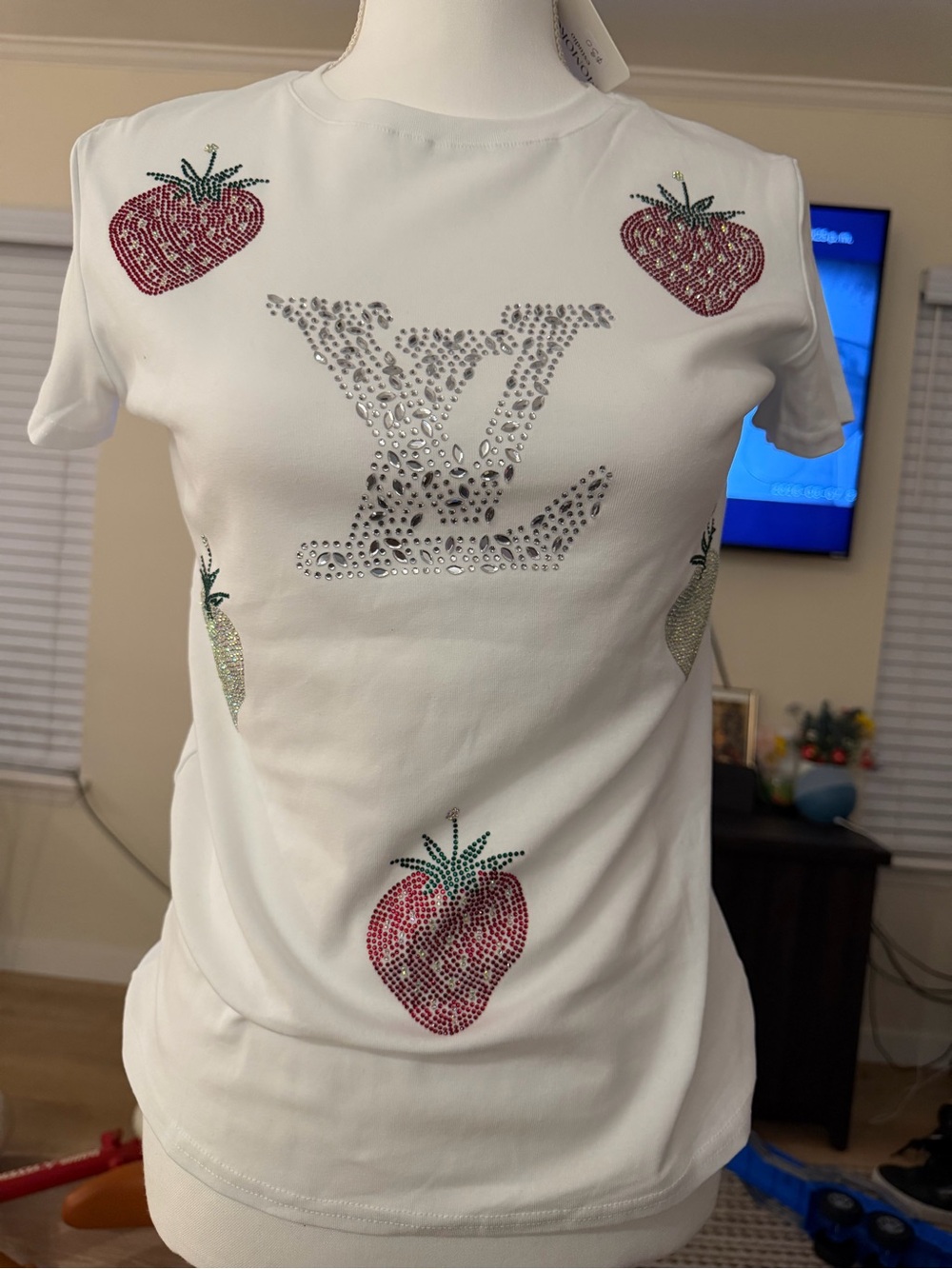 Fresh cotton logo strawberry t-shirt with glitter